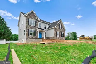 1055 Garey Dr, Yardley, PA 19067 - Photo 2