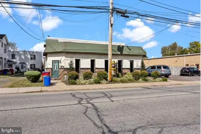 2271 E Farragut Avenue, Bristol, PA 19007 - Photo 1