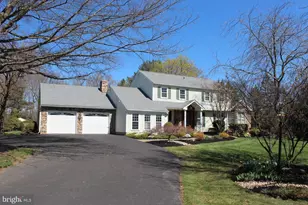 6 Tiffany Dr, Perkasie, PA 18944 - Photo 2