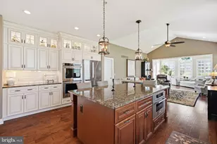 61 Hillyer Ln, Newtown, PA 18940 - Photo 16