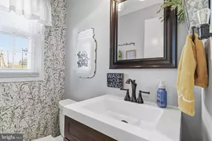 143 Terrace Rd, Levittown, PA 19056 - Photo 18