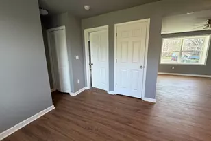 5517 Schumacher Dr, Bristol, PA 19007 - Photo 10