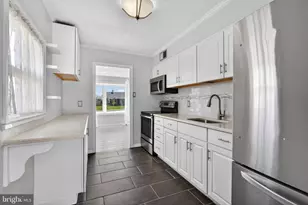 325 Austin Dr, Fairless Hills, PA 19030 - Photo 8