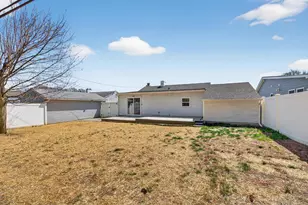 325 Austin Dr, Fairless Hills, PA 19030 - Photo 28