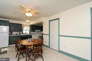 385 E Magnolia Dr, Morrisville, PA 19067 - Photo 20
