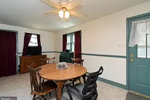 385 E Magnolia Dr, Morrisville, PA 19067 - Photo 18