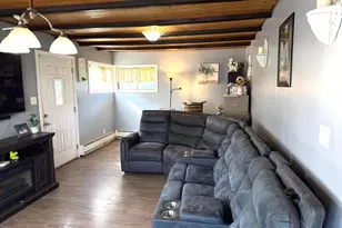 25 Goldengate Rd, Levittown, PA 19057 - Photo 6