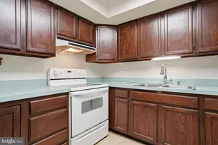 103 Hedge Rd, Levittown, PA 19056 - Photo 8