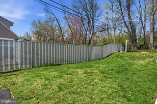 103 Hedge Rd, Levittown, PA 19056 - Photo 32