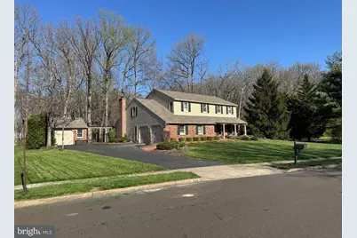 300 Robin Hood Drive, Yardley, PA 19067 - Photo 2