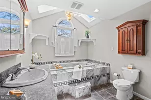 85 Goldenridge Dr, Levittown, PA 19057 - Photo 14