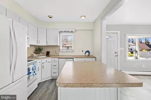 85 Goldenridge Dr, Levittown, PA 19057 - Photo 6