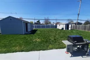 41 Lakeside Dr, Levittown, PA 19054 - Photo 4