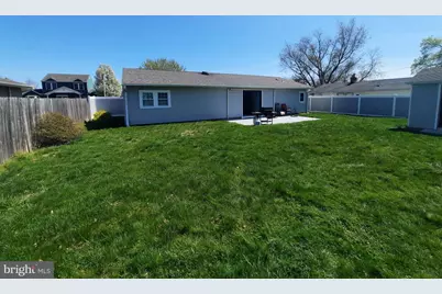 41 Lakeside Drive #W, Levittown, PA 19054 - Photo 2