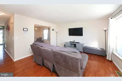 1049 Deerfield Circle, Perkasie, PA 18944 - Photo 6