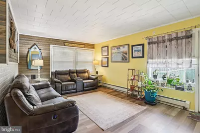 47 Glenwood Lane, Levittown, PA 19055 - Photo 4