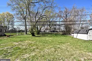 30 Roundwood Ln, Levittown, PA 19055 - Photo 30