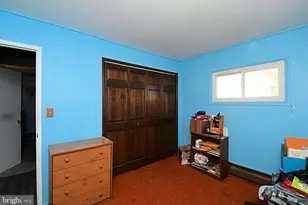 30 Roundwood Ln, Levittown, PA 19055 - Photo 22