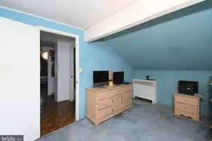 30 Roundwood Ln, Levittown, PA 19055 - Photo 28