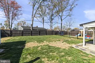 17 Gun Rd, Levittown, PA 19057 - Photo 32