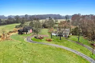 4196 Toll Gate Rd, New Hope, PA 18938 - Photo 2