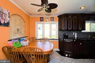 127 Hedge Rd, Levittown, PA 19056 - Photo 10