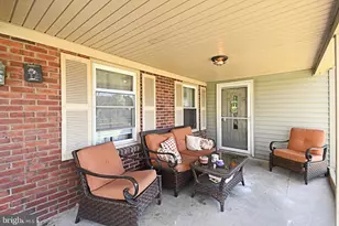 127 Hedge Rd, Levittown, PA 19056 - Photo 4