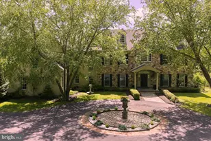 5765 Valley Stream Dr, Doylestown, PA 18902 - Photo 2