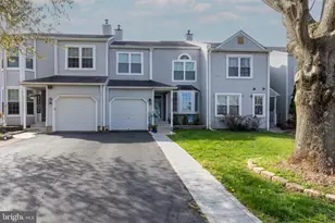 33 Skyview Way, Newtown, PA 18940 - Photo 2