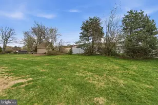 369 Deb Ln, Warminster, PA 18974 - Photo 34