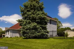 825 Cliff Rd, Bensalem, PA 19020 - Photo 4