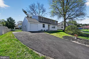 299 Kent Rd, Warminster, PA 18974 - Photo 2