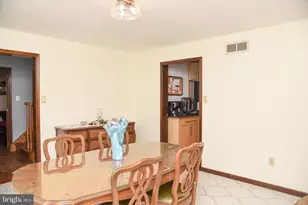 560 Lower Holland Rd, Holland, PA 18966 - Photo 12