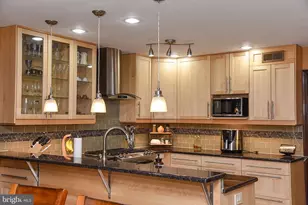 560 Lower Holland Rd, Holland, PA 18966 - Photo 18