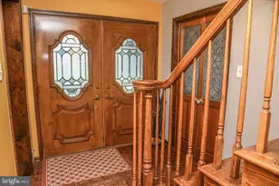 560 Lower Holland Rd, Holland, PA 18966 - Photo 4