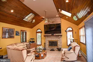 560 Lower Holland Rd, Holland, PA 18966 - Photo 18
