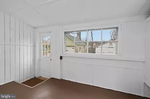 34 E Hendrickson Ave, Morrisville, PA 19067 - Photo 16