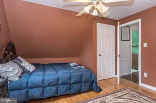 7018 N Radcliffe St, Bristol, PA 19007 - Photo 32