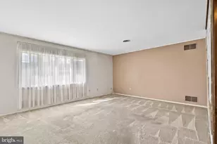 18 S Forsythia Dr S, Levittown, PA 19056 - Photo 16