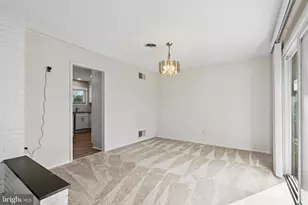 18 S Forsythia Dr S, Levittown, PA 19056 - Photo 14