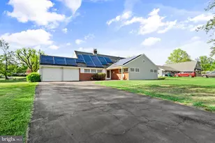 18 S Forsythia Dr S, Levittown, PA 19056 - Photo 26
