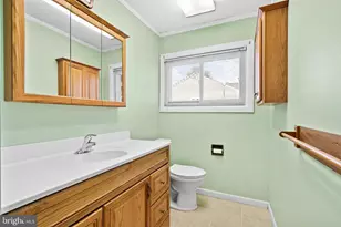 18 S Forsythia Dr S, Levittown, PA 19056 - Photo 20