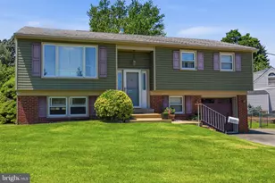 1320 Nevarc Rd, Warminster, PA 18974 - Photo 2