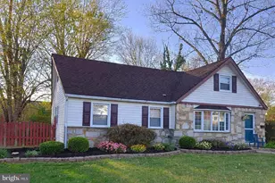 360 Deb Ln, Warminster, PA 18974 - Photo 4