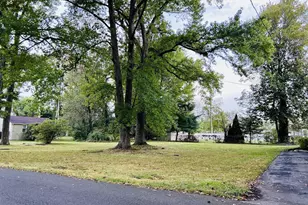 212 Apple St, Levittown, PA 19057 - Photo 16