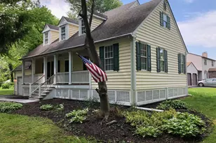 212 Apple St, Levittown, PA 19057 - Photo 2