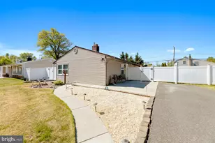 11 Midwood, Levittown, PA 19054 - Photo 1