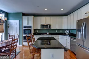 13 Doyle St, Doylestown, PA 18901 - Photo 16