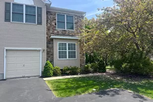 1470 Sweetbriar Dr, Jamison, PA 18929 - Photo 2