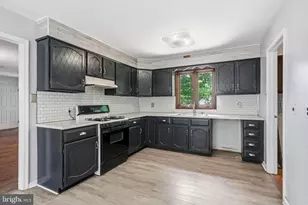 103 E Winchester Ave, Langhorne, PA 19047 - Photo 26
